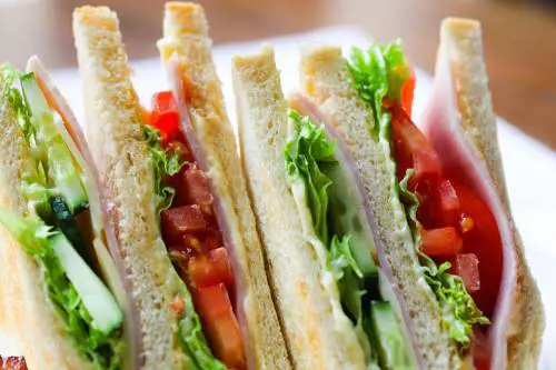 Dall'inventore a D'Annunzio: quello che non sapete sul sandwich